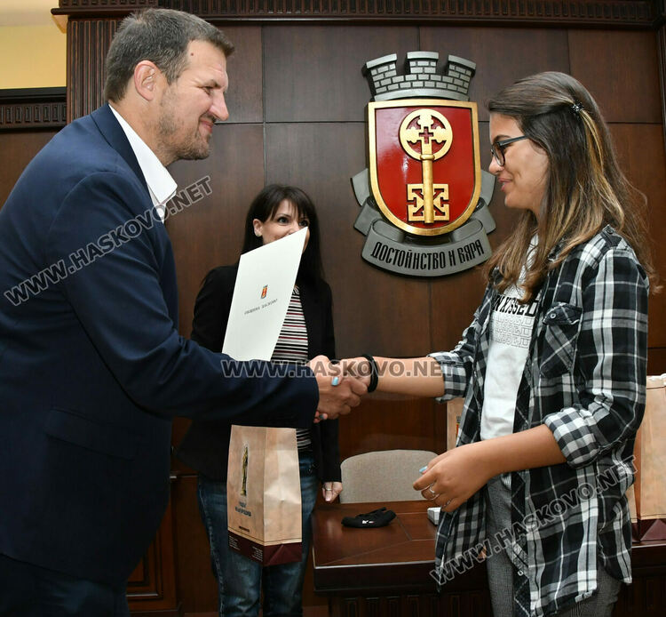 Наградиха победителите във фотоконкурса „Аз обичам Хасково“ – Ваканция 2021