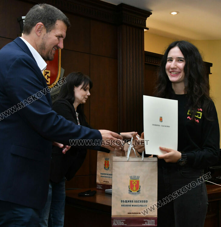 Наградиха победителите във фотоконкурса „Аз обичам Хасково“ – Ваканция 2021