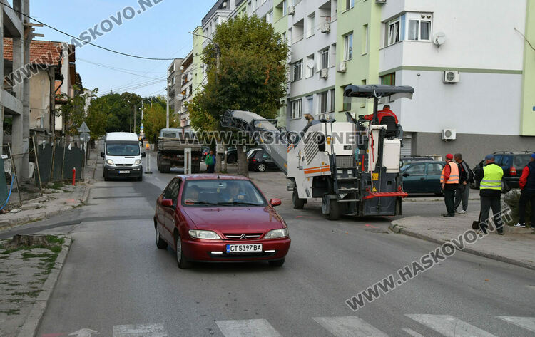 Затвориха едната лента за движение на улица „Стара планина“