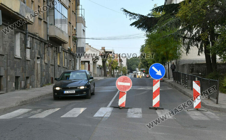 Затвориха едната лента за движение на улица „Стара планина“