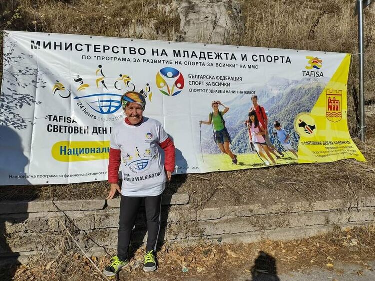 Близо 100 ентусиасти се включиха в Световния ден на ходенето в Асеновград 