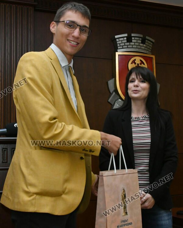 Наградиха победителите във фотоконкурса „Аз обичам Хасково“ – Ваканция 2021