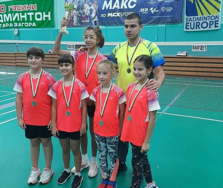 Бадминтонистките на "Атлет" грабнаха сребро на държавното първенство