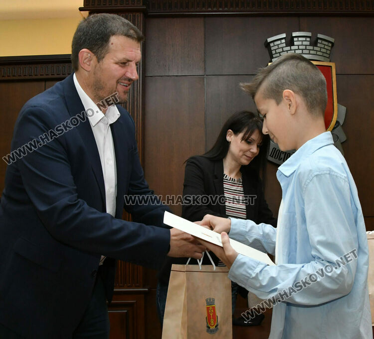 Наградиха победителите във фотоконкурса „Аз обичам Хасково“ – Ваканция 2021