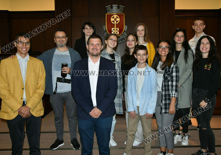 Наградиха победителите във фотоконкурса „Аз обичам Хасково“ – Ваканция 2021