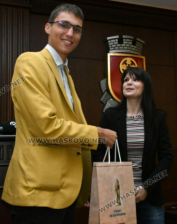 Наградиха победителите във фотоконкурса „Аз обичам Хасково“ – Ваканция 2021