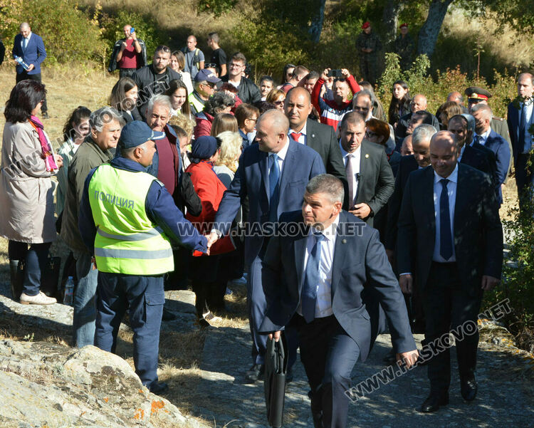 Президентът Радев от в.Шейновец: Винаги съм отстоявал националните интереси