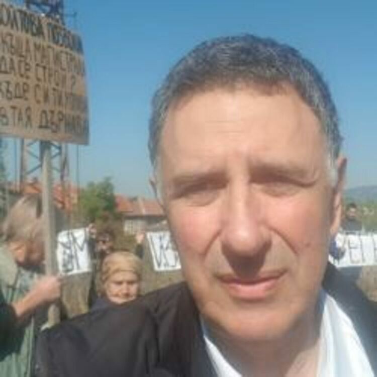 Георги Чернев „плаши“ с къртене на асфалт, ако не се плати на фирма строител