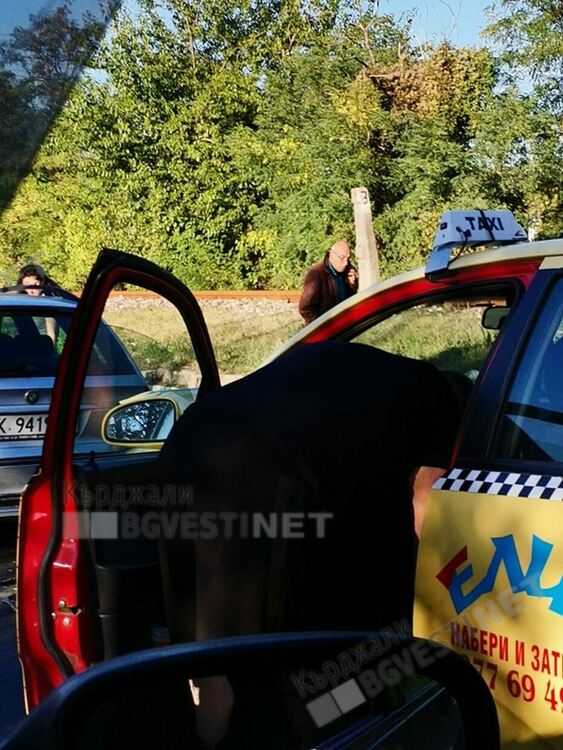 Верижна катастрофа в час пик до Ардински мост преди минути