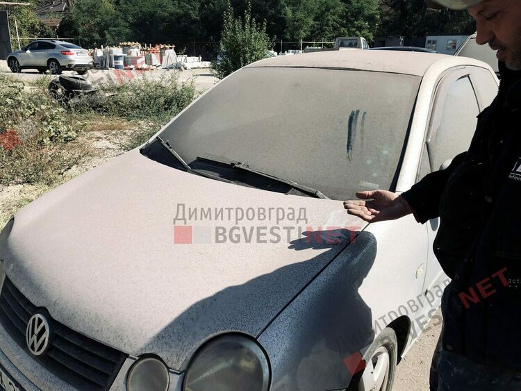 Паркиран автомобил от повече от месец