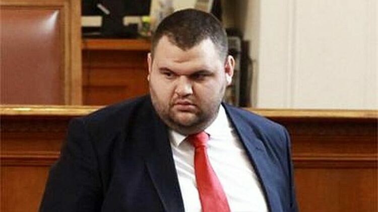 Пеевски отрича, че има недекларирани офшорни дружества