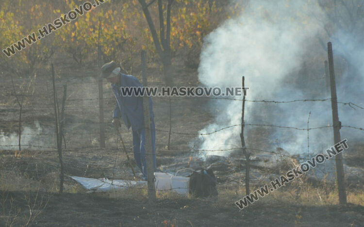 Пожар избухна във вилна зона край Хасково
