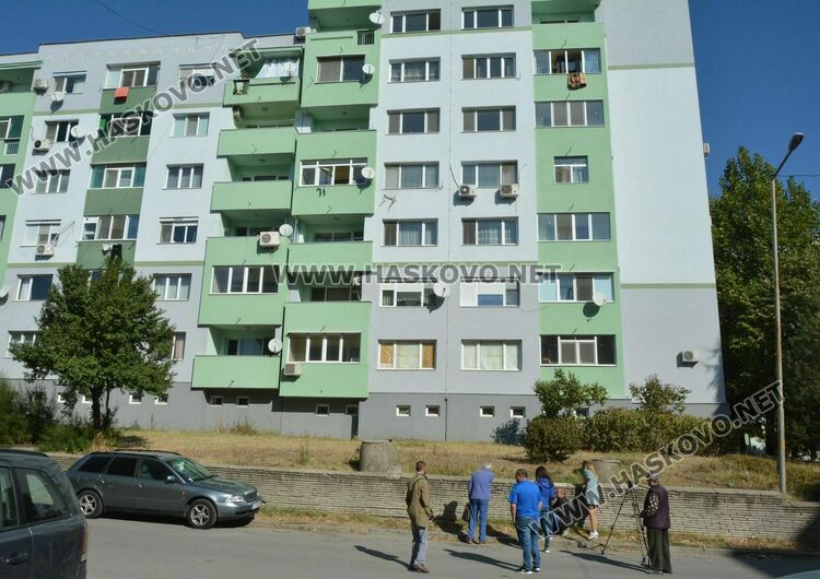 Хасковлии: Наклонена стена може да рухне в „Бадема“. Обезопасяват я