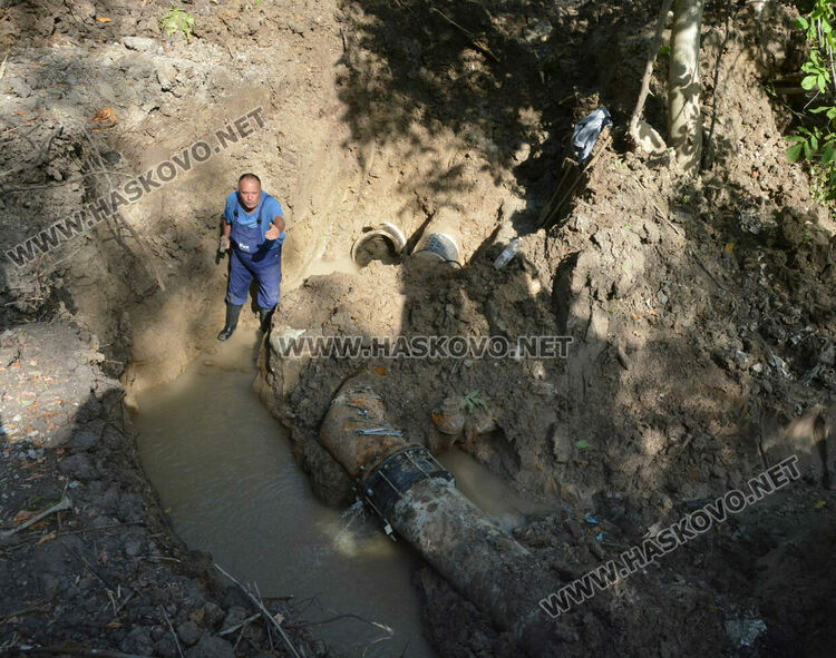 Безводие: четири квартала на сухо заради авария