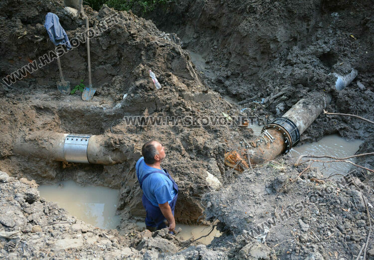 Безводие: четири квартала на сухо заради авария