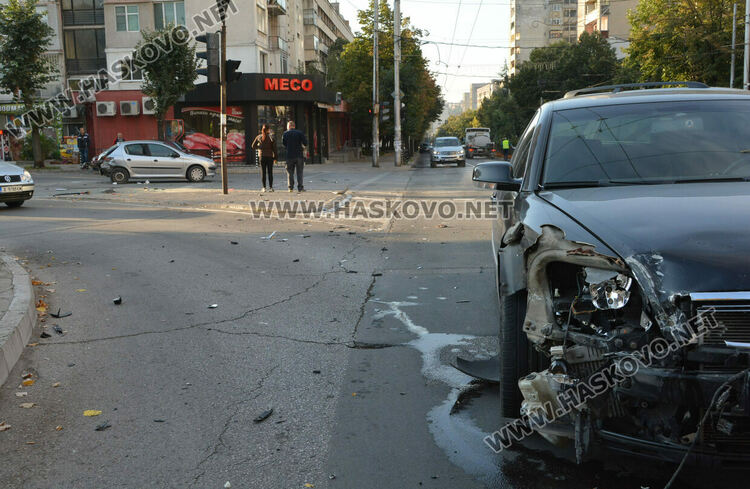 Дете пострада при катастрофа в Хасково