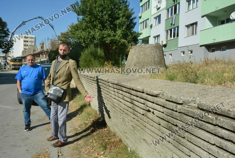 Хасковлии: Наклонена стена може да рухне в „Бадема“. Обезопасяват я