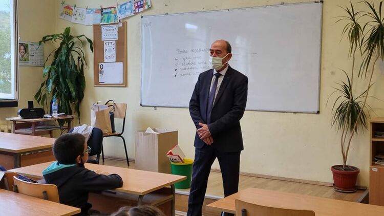 Третокласници от три асеновградски училища взеха участие в еко кампания за разделното сметосъбиране