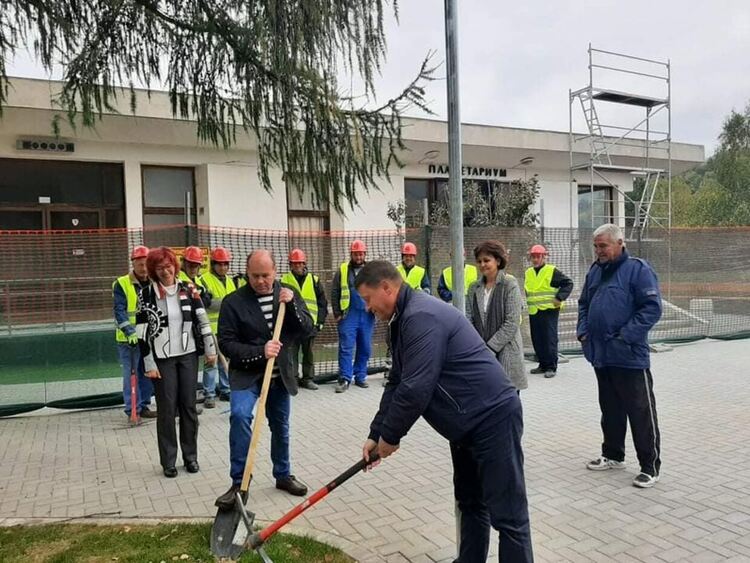 Купуват супер модерна техника за Планетариума, нов телескоп и куполен екран