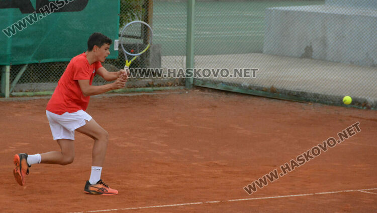 Димитър Кисимов и Брияна Иванова триумфираха на Държавното по тенис в Хасково