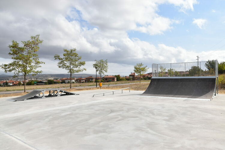 Харманли има нова площадка за скейтборд