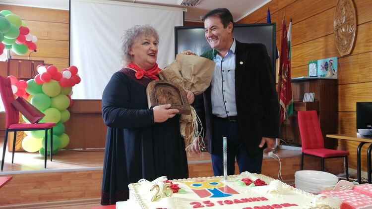 Четвъртвековен юбилей празнуват добротворците от "Ръка за помощ"