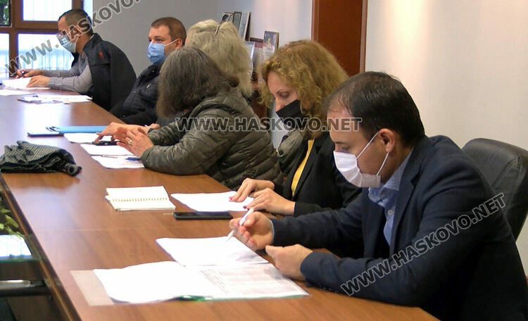 Партиите не се разбраха за съставите на СИК-овете в община Хасково, РИК ще ги определи 