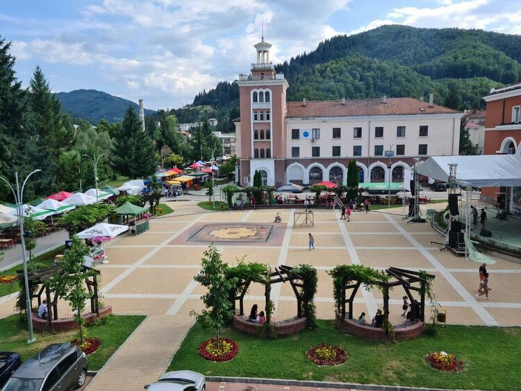 Усложнена епидемична обстановка в Рудозем, кметът Пехливанов с обръщение 