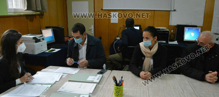 Д-р Силви Кирилов води 10-членната депутатска листа на ИТН в Хасково