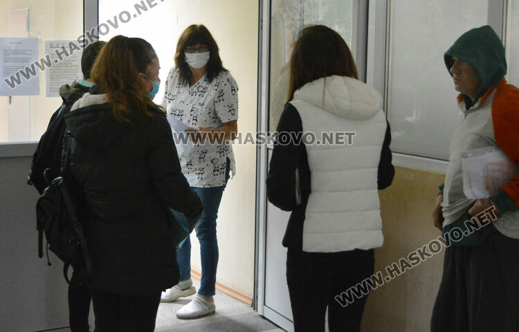 Жалват се от студен коридор в ТЕЛК-а в Хасково