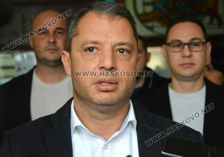 Делян Добрев