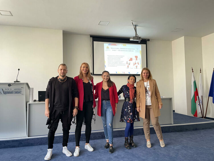 Фианализираха младежки проект "Зависими от изкуство и спорт"