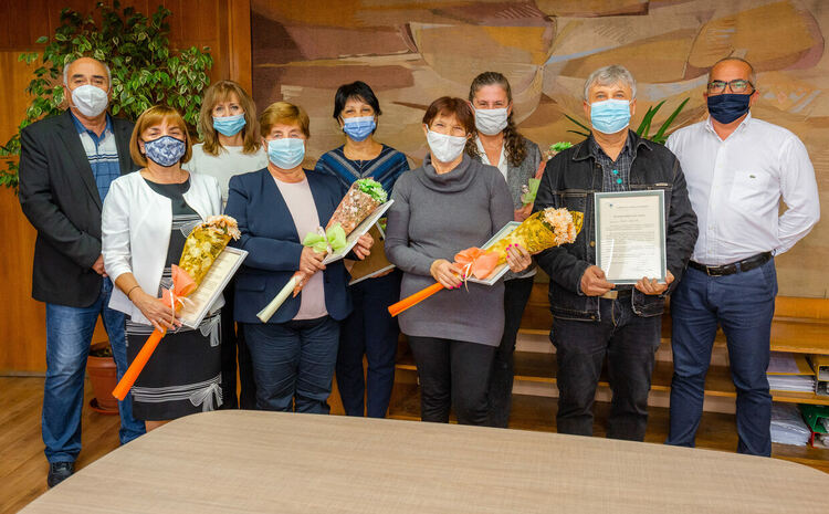 8 данъчни от Хасково с отличие за 30 г. стаж в НАП