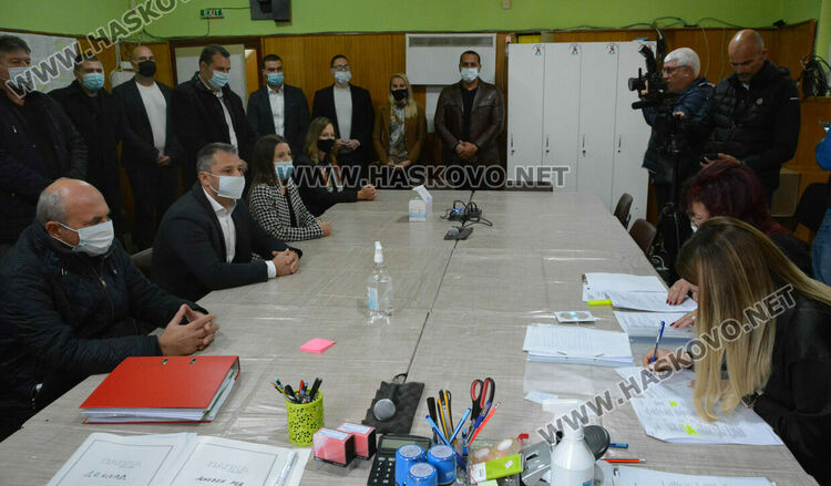 Делян Добрев води листата на ГЕРБ-СДС в Хасково, преобладават младежи в коалицията