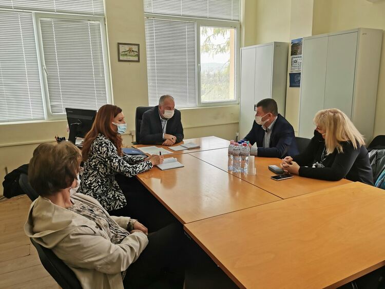 Засилват контрола в бежанския лагер в Харманли, наложиха по-ранен вечерен час