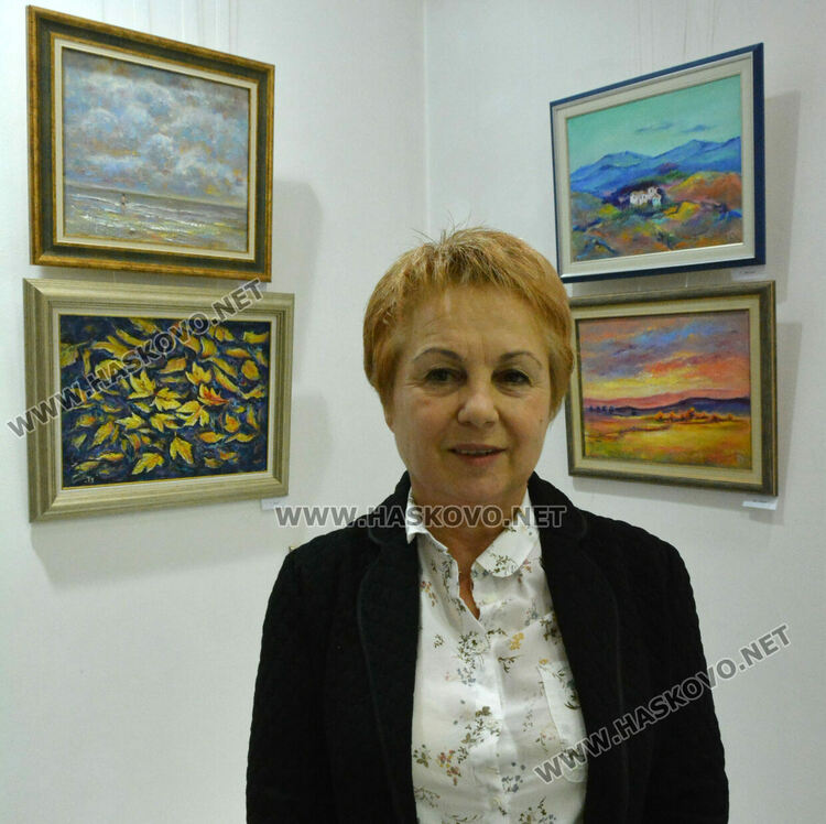 Тоска Запрянова показва пейзажи и натюрморти в Хасково