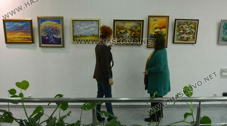 Тоска Запрянова показва пейзажи и натюрморти в Хасково