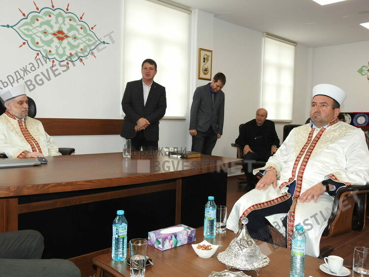 Главният мюфтия д-р Мустафа Алиш Хаджъ откри новите офиси на Районно мюфтийство-Кърджали
