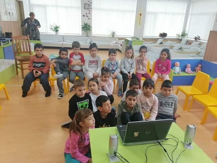 Деца ще "консервират" доброто в буркан