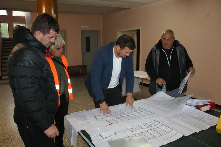 Започна ремонтът на общежитието на Езиковата гимназия в Хасково