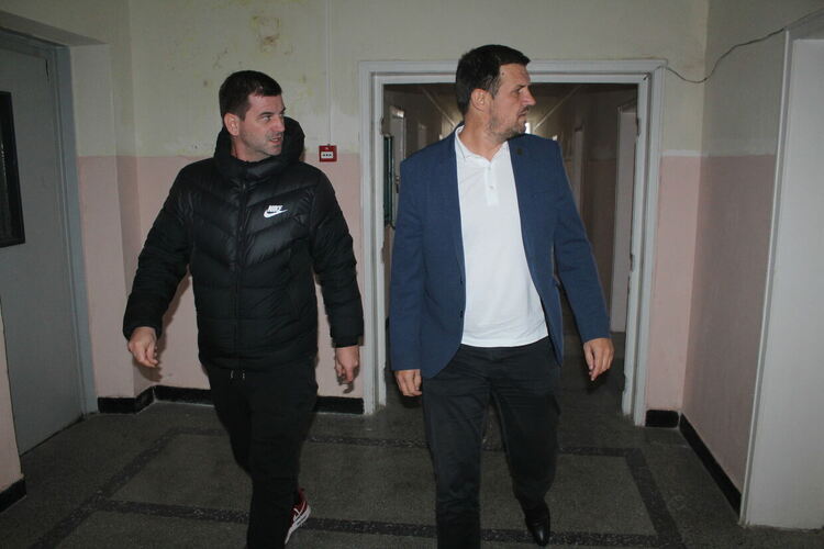 Започна ремонтът на общежитието на Езиковата гимназия в Хасково