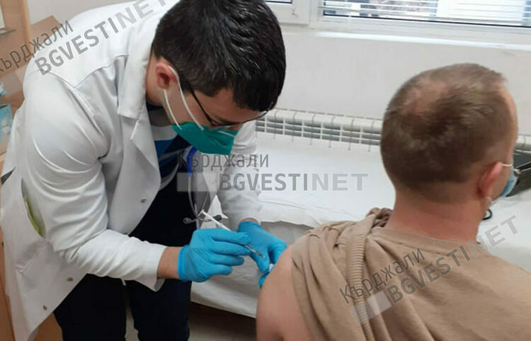 Драматично намалява интересът към ваксинирането срещу COVID 19 в областта