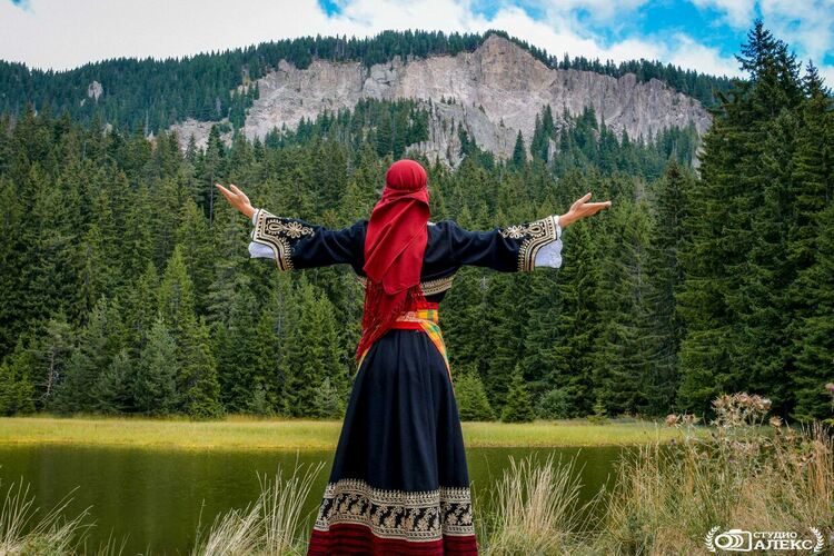 Жури избра 24 фотоса, които ще красят календара на община Смолян за 2022 г.