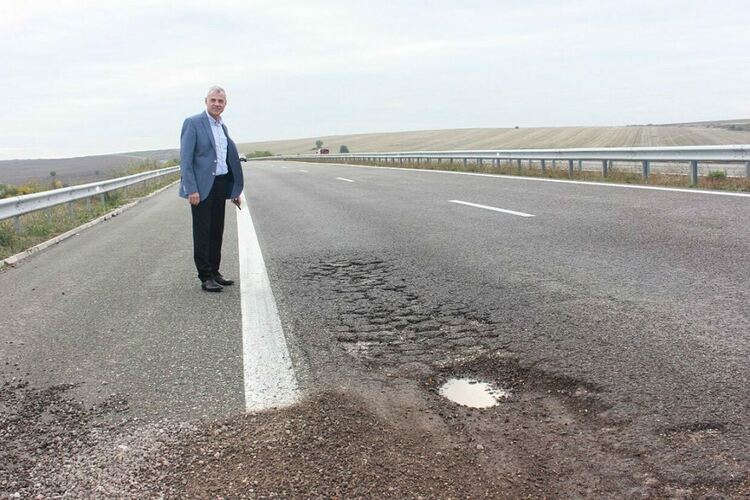 Дупки зейнаха по магистрала „Марица“ след дъждовете