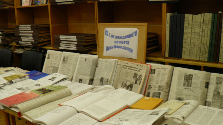 Изложба в Перник представя творчеството на поета Иван Карадачки