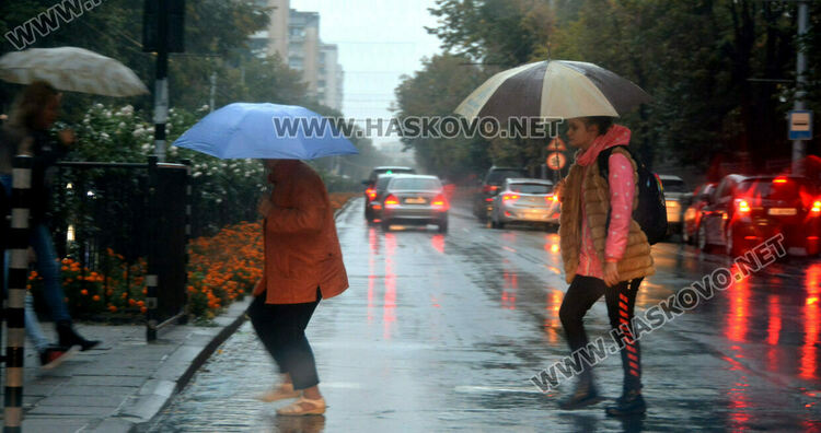 Оранжев код за дъжд в Хасковско в петък
