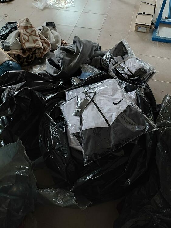 Конфискуваха 1529 стоки менте от шивашки цех в Боян Ботево