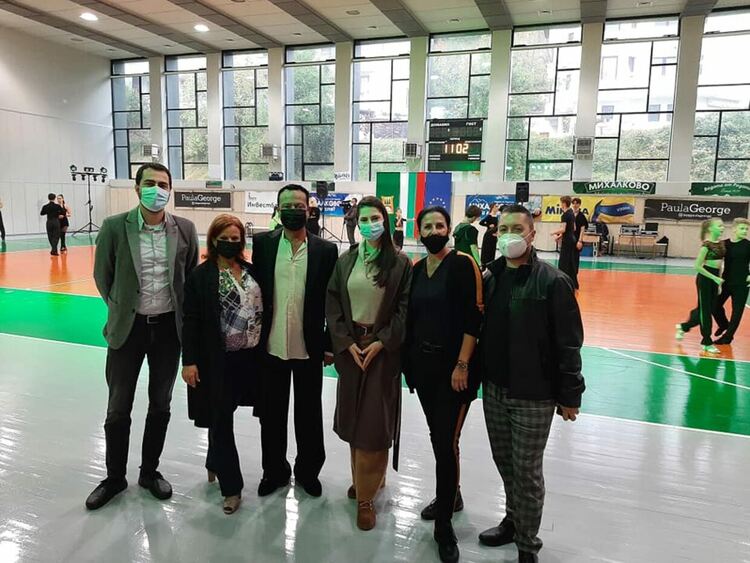 Спортни танцови двойки от цял свят пристигнаха в Смолян за тренировъчен лагер