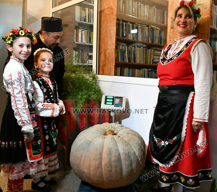 Мъж отгледа 60-килограмова тиква