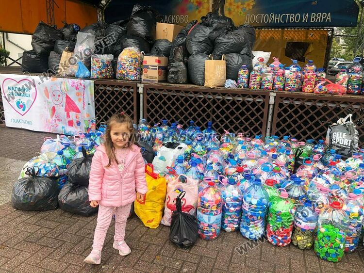 Десетки чували с капачки и алуминиеви кенове в акцията за закупуване на линейка